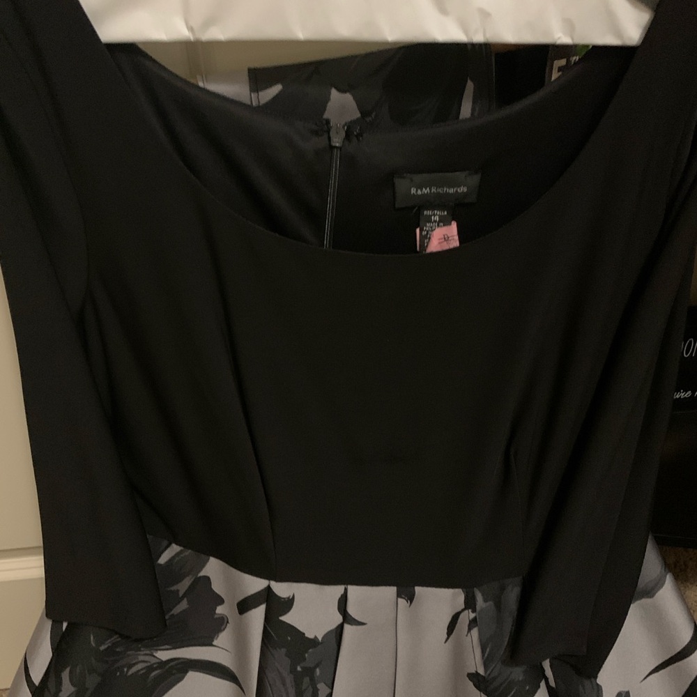 R&M Richards Black and Gray Floral Dress - Picture 2 of 3